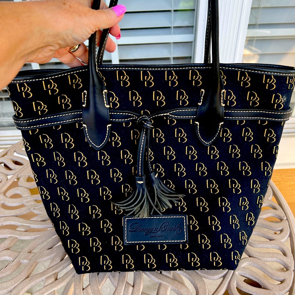 Dooney & Bourke Bag